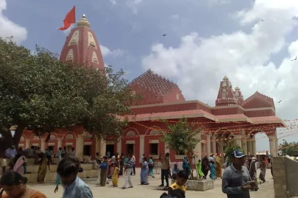 Nageshwarnath Temple