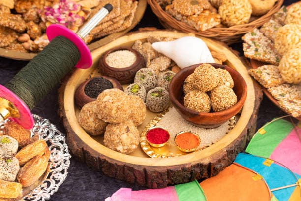 Makar Sankranti – Cerfs-volants dans le ciel d'hiver