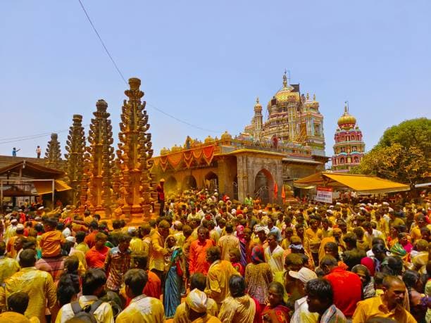 Tempel mit einzigartigen Festen, die Sie nicht verpassen sollten